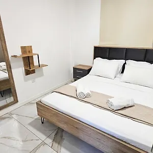 Mimi's Sunny Apartament