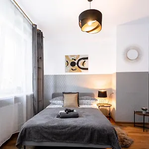 https://clicktheflat-wolska-apart-rooms.warsawhotelspoland.com