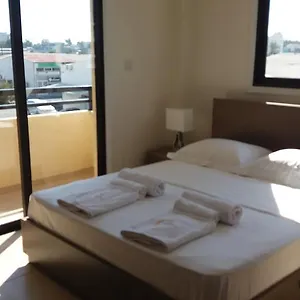https://apartment-202-maddritis-court.larnacahotels.org